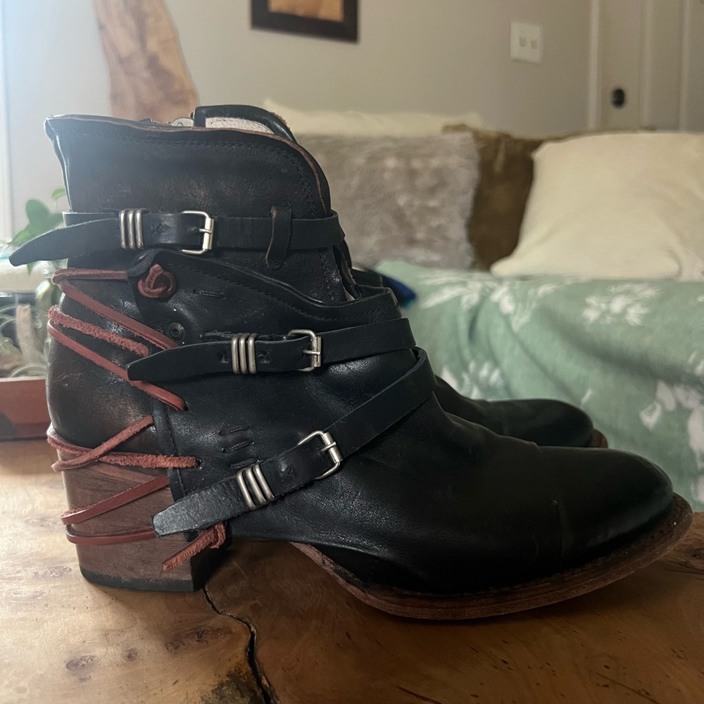 Freebird Crue Rustic Black Leather Ankle Boots